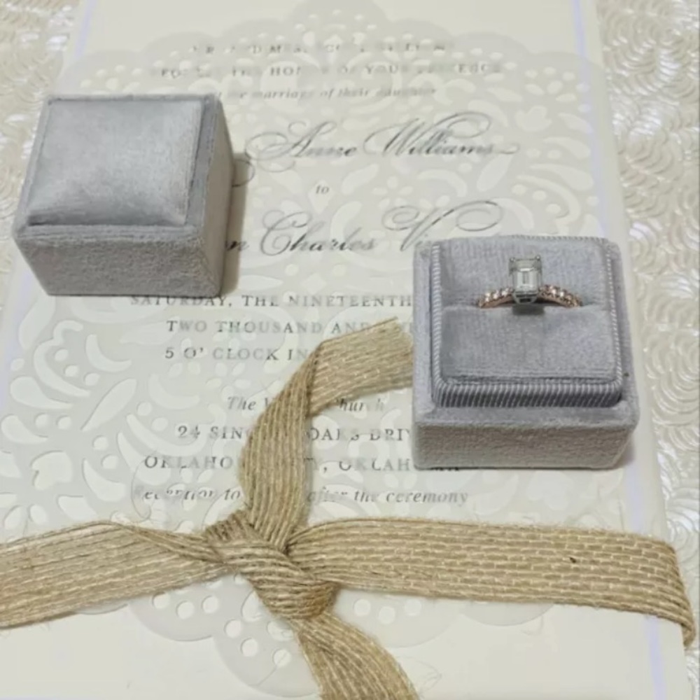 Gray Square Velvet Ring Box Double Slot